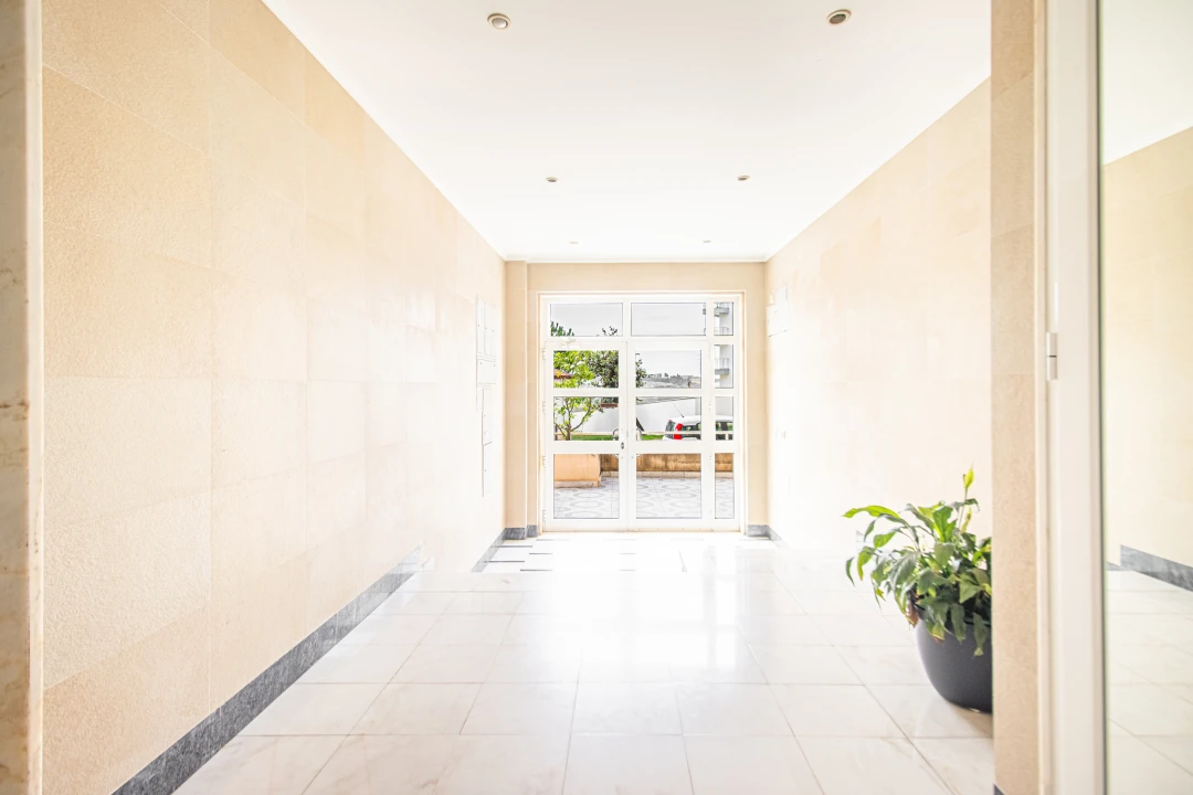 Apartamento T1 para Venda em Agualva e Mira-Sintra Foto 34