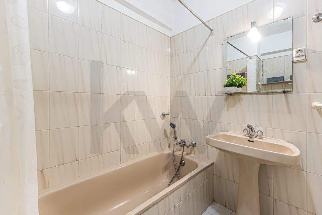 Apartamento T1 para Venda em Silves Foto 7