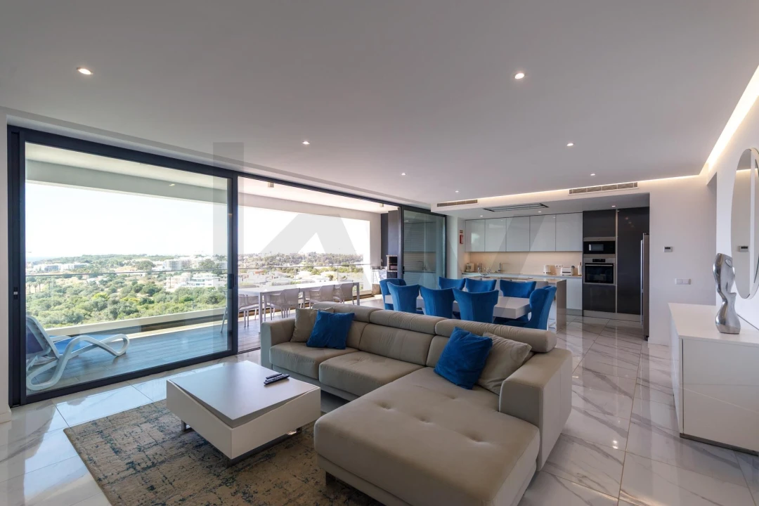 Apartamento T4 para Venda em Portimão Foto 2