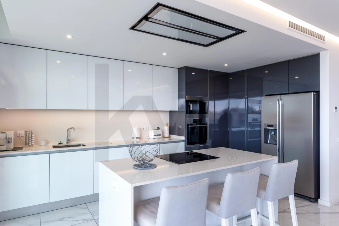 Apartamento T4 para Venda em Portimão Foto 3
