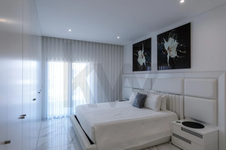 Apartamento T4 para Venda em Portimão Foto 22