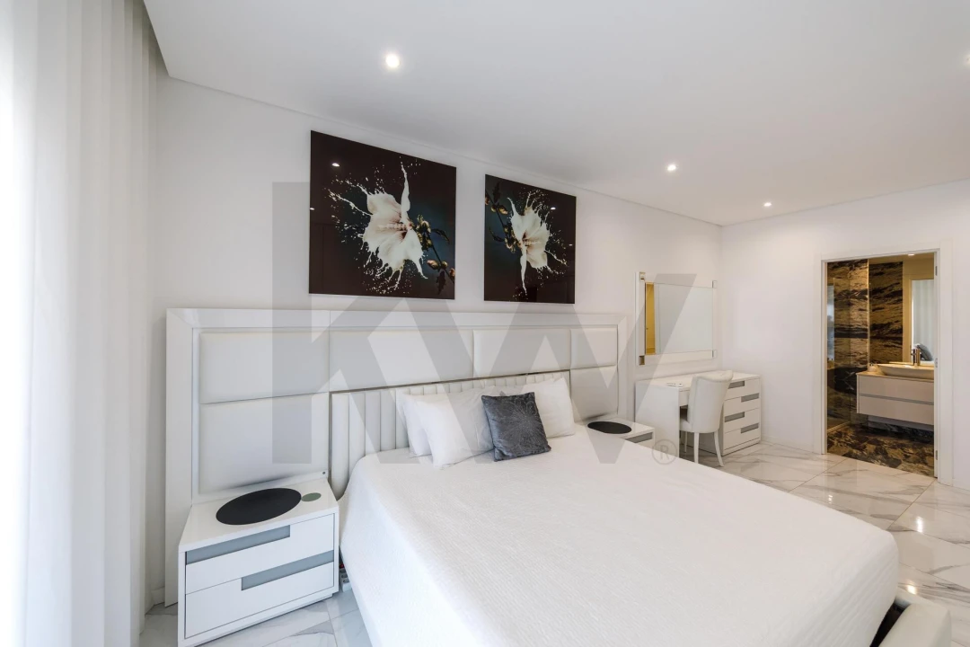 Apartamento T4 para Venda em Portimão Foto 24