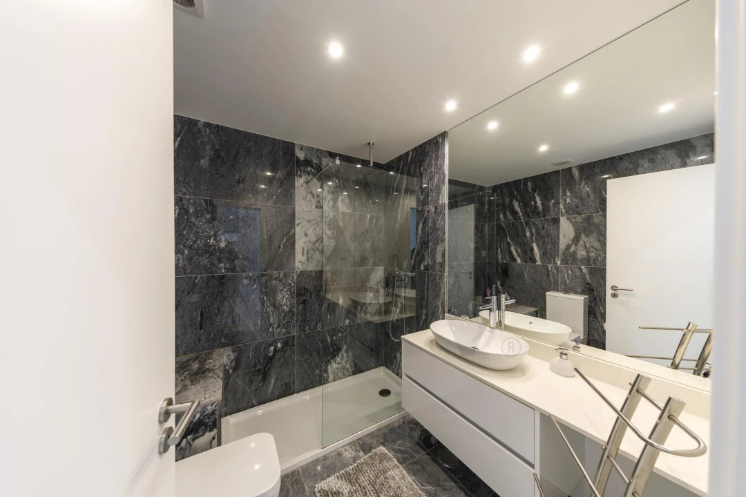 Apartamento T4 para Venda em Portimão Foto 15