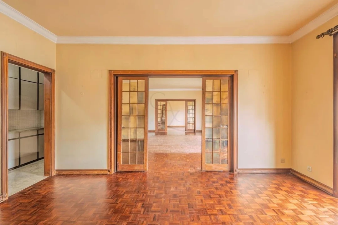 Apartamento T5 para Venda em Avenidas Novas Foto 4