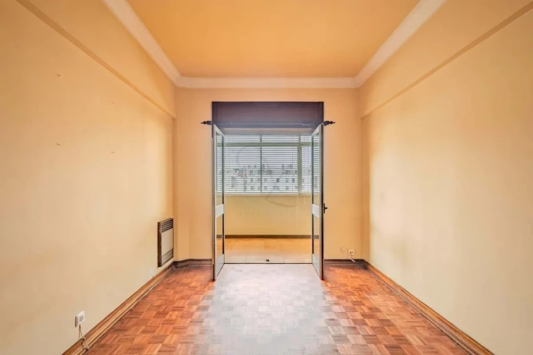 Apartamento T5 para Venda em Avenidas Novas Foto 7