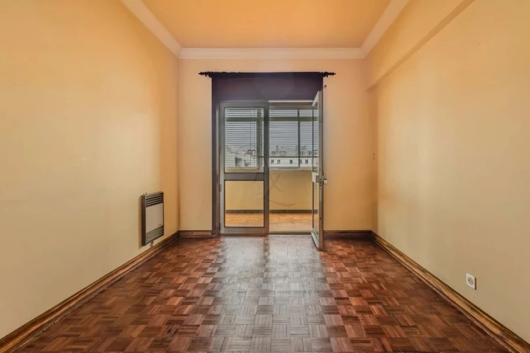 Apartamento T5 para Venda em Avenidas Novas Foto 9