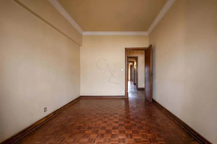 Apartamento T5 para Venda em Avenidas Novas Foto 11