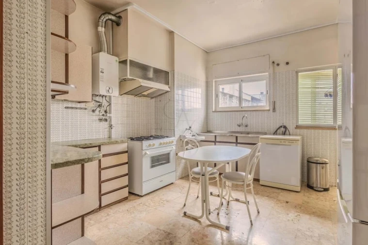Apartamento T5 para Venda em Avenidas Novas Foto 16