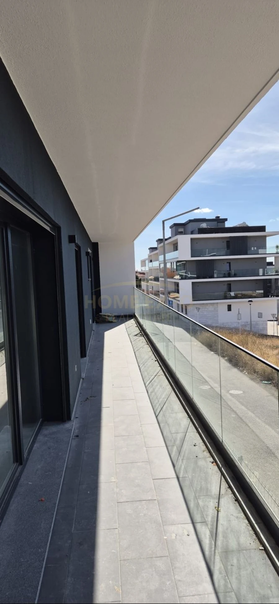 Apartamento T3 para Venda em Santo António dos Cavaleiros e Frielas Foto 2