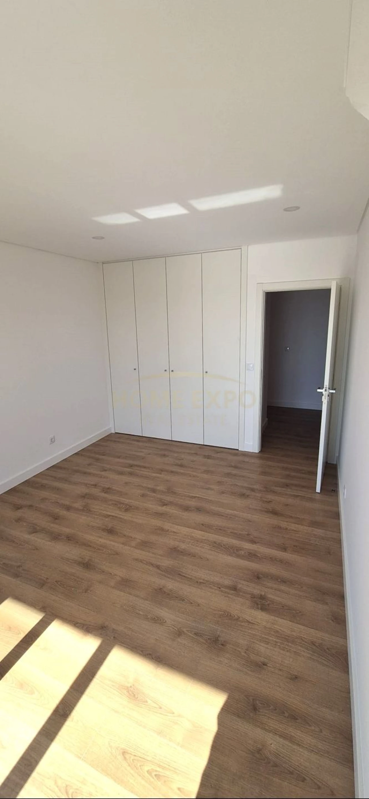 Apartamento T3 para Venda em Santo António dos Cavaleiros e Frielas Foto 10