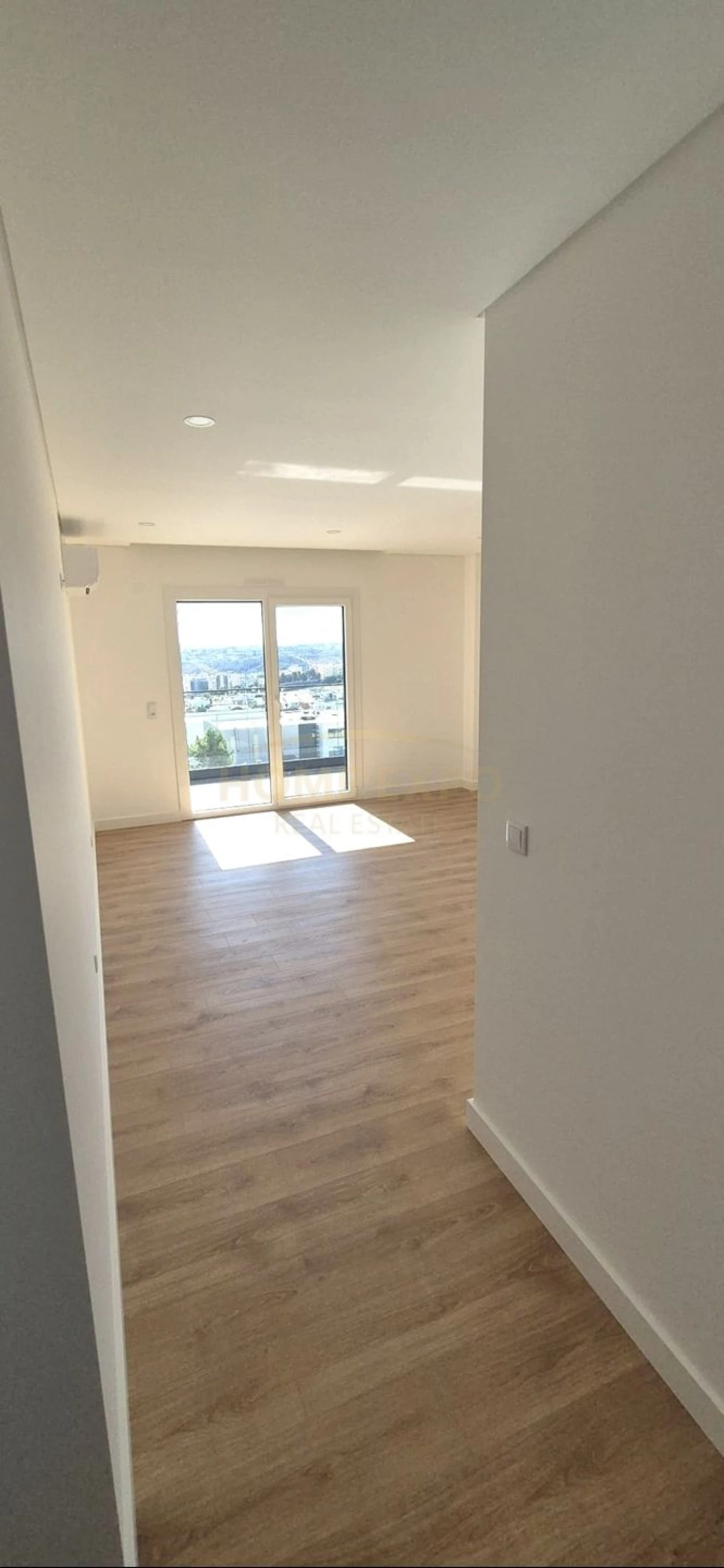Apartamento T3 para Venda em Santo António dos Cavaleiros e Frielas Foto 8