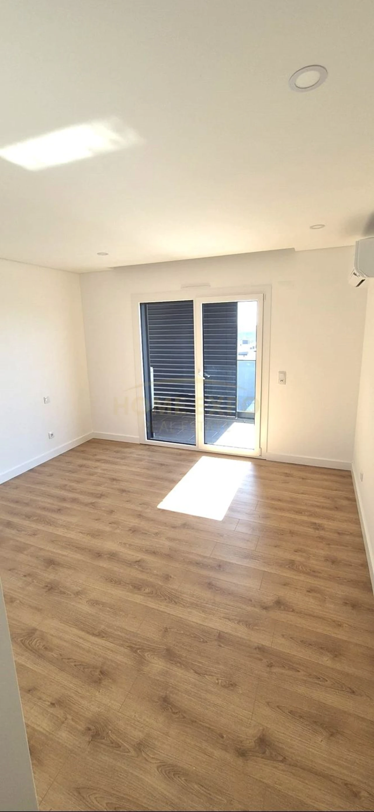 Apartamento T3 para Venda em Santo António dos Cavaleiros e Frielas Foto 12
