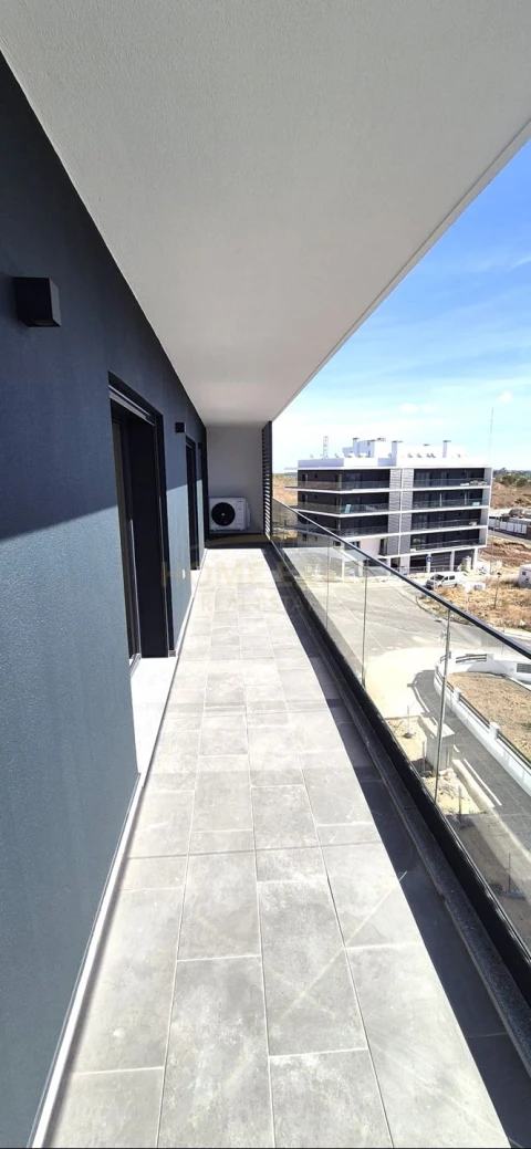 Apartamento T3 para Venda em Santo António dos Cavaleiros e Frielas