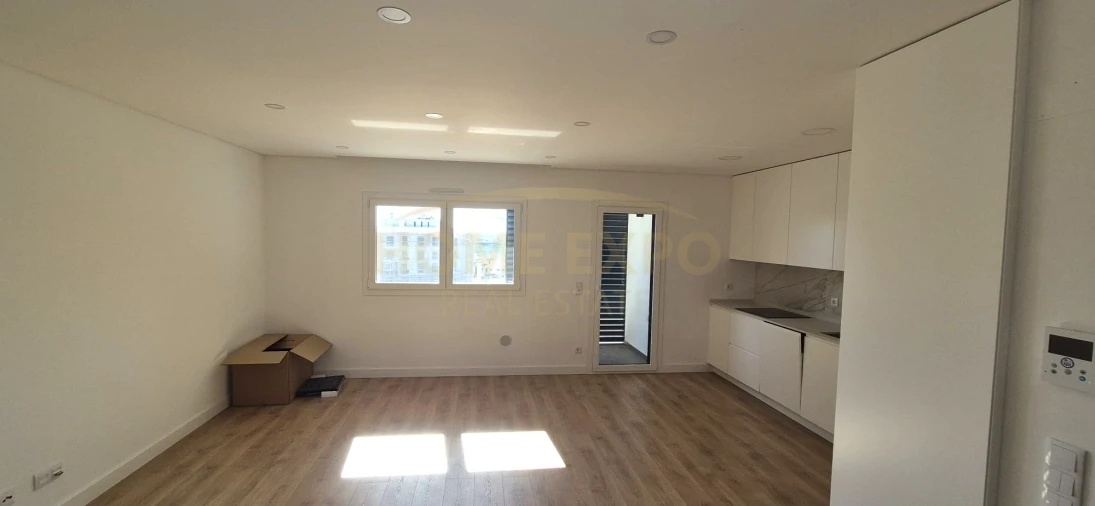 Apartamento T3 para Venda em Santo António dos Cavaleiros e Frielas Foto 2