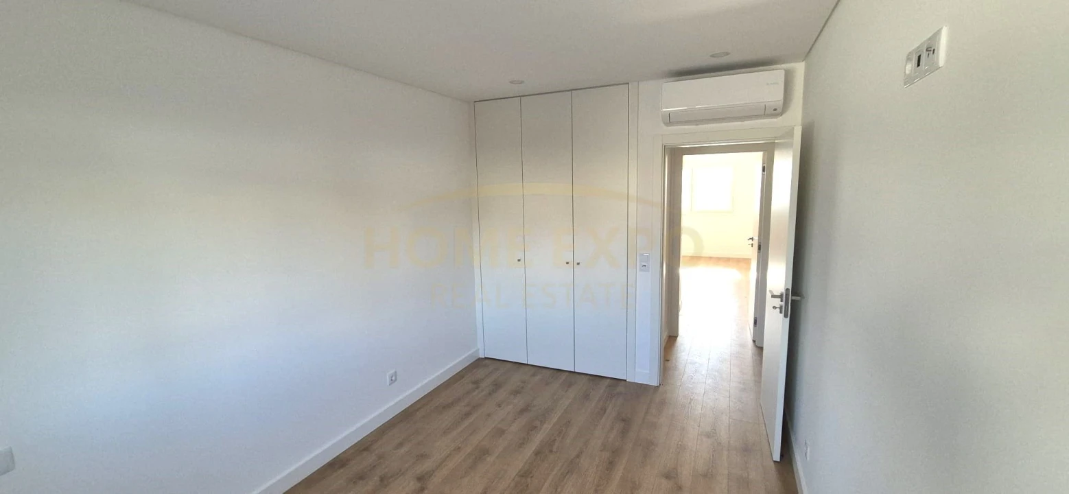 Apartamento T3 para Venda em Santo António dos Cavaleiros e Frielas Foto 5