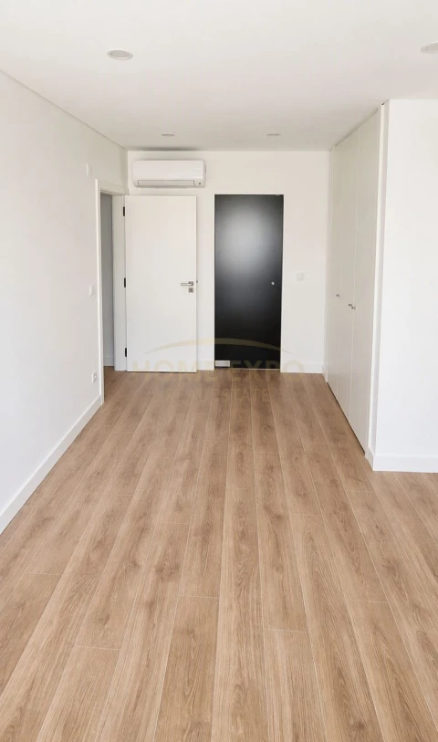 Apartamento T3 para Venda em Santo António dos Cavaleiros e Frielas