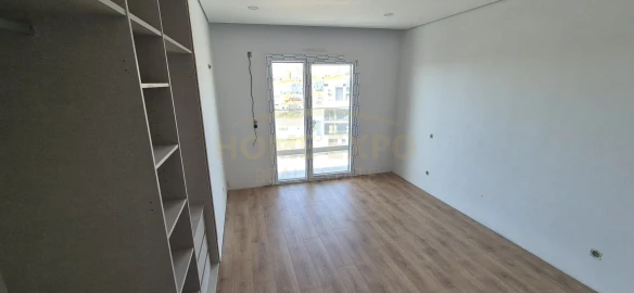 Apartamento T3 para Venda em Santo António dos Cavaleiros e Frielas