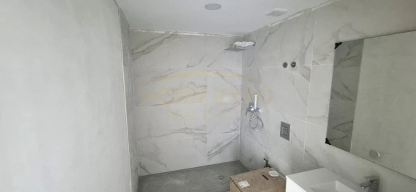 Apartamento T3 para Venda em Santo António dos Cavaleiros e Frielas