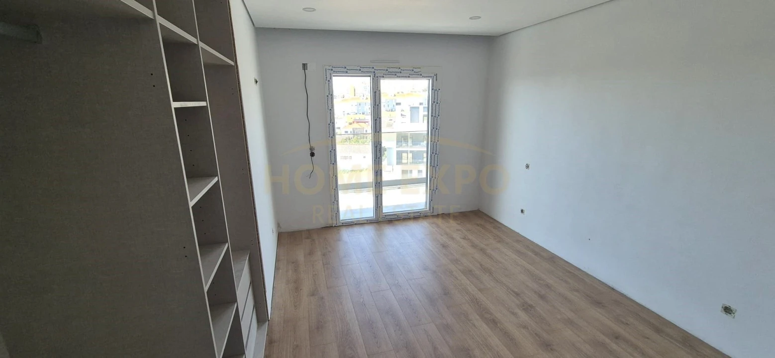 Apartamento T3 para Venda em Santo António dos Cavaleiros e Frielas Foto 6
