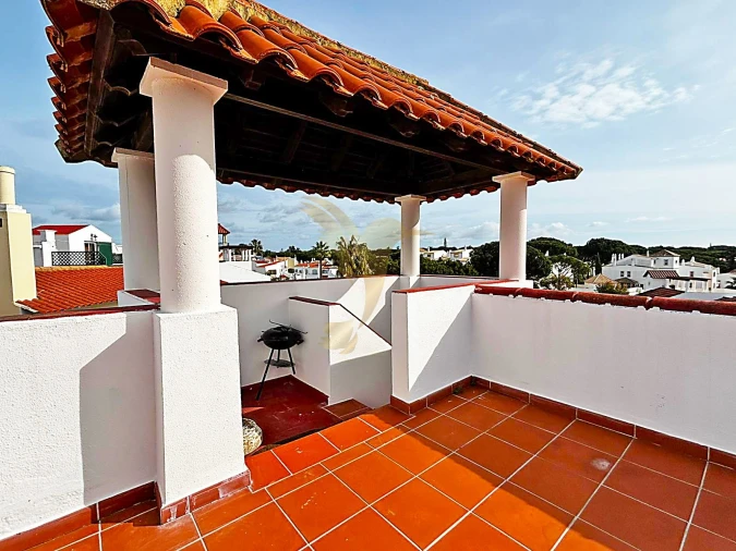 Apartamento T2 para Venda em Quarteira Foto 18
