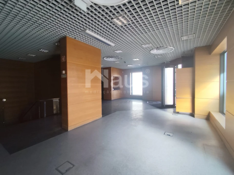 Loja para Arrendamento em Pinhal Novo Foto 1