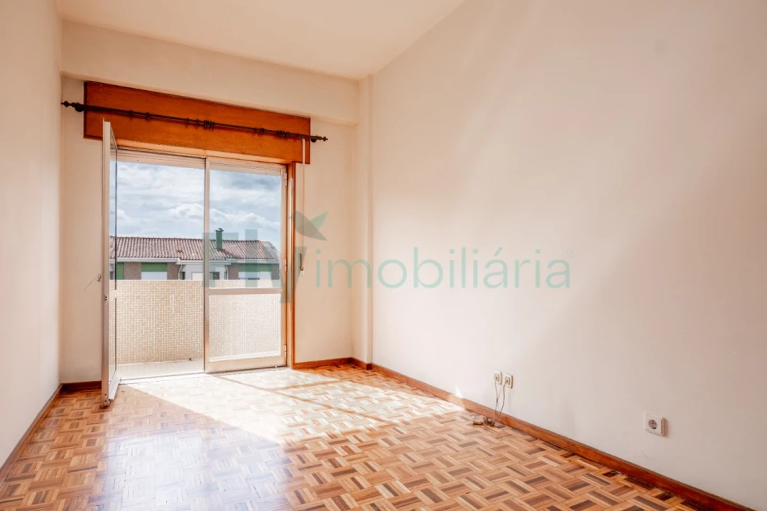 Apartamento T2 para Venda em Oliveira, São Paio e São Sebastião Foto 4