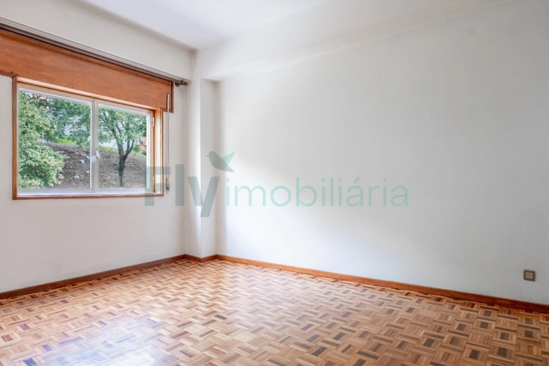 Apartamento T2 para Venda em Oliveira, São Paio e São Sebastião Foto 5