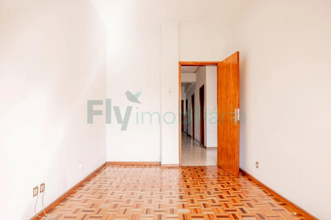 Apartamento T2 para Venda em Oliveira, São Paio e São Sebastião Foto 6