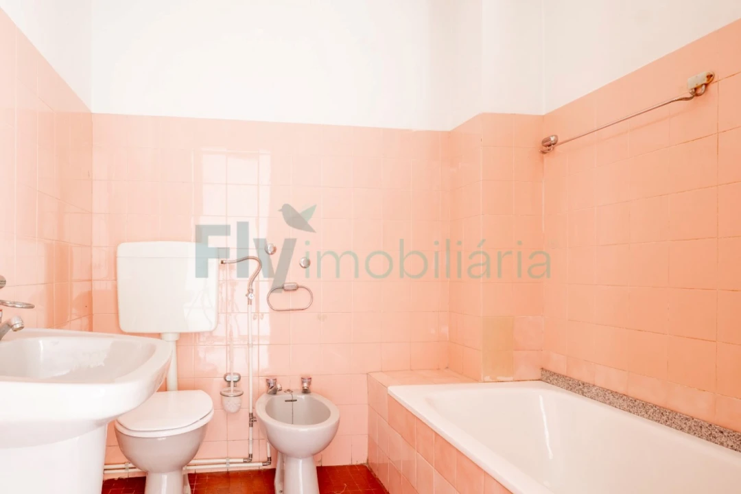 Apartamento T2 para Venda em Oliveira, São Paio e São Sebastião Foto 17