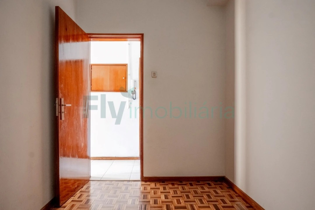 Apartamento T2 para Venda em Oliveira, São Paio e São Sebastião Foto 24