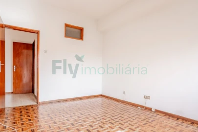 Apartamento T2 para Venda em Oliveira, São Paio e São Sebastião