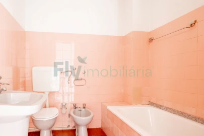 Apartamento T2 para Venda em Oliveira, São Paio e São Sebastião