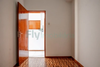 Apartamento T2 para Venda em Oliveira, São Paio e São Sebastião