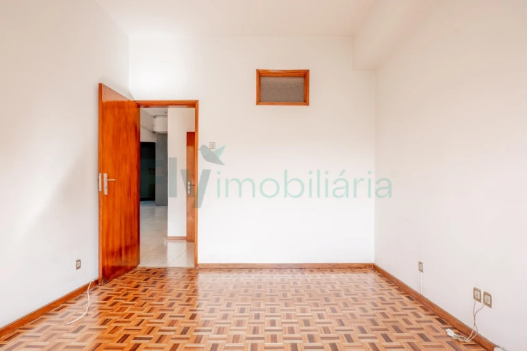 Apartamento T2 para Venda em Oliveira, São Paio e São Sebastião Foto 7