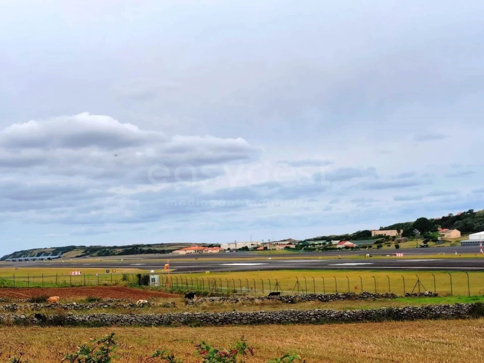 Quinta T4 para Venda em Praia da Vitoria (Santa Cruz) Foto 2