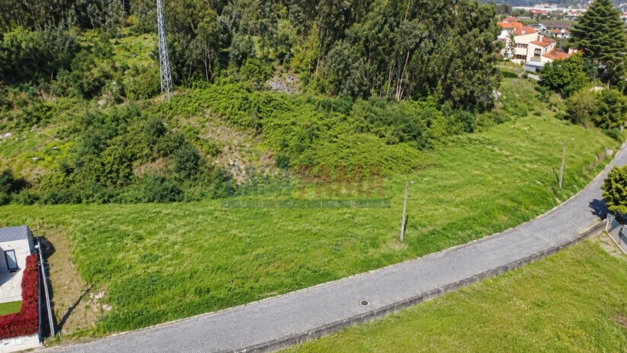 Terreno para Venda em Rebordões