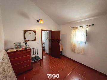 Moradia T4 para Venda em São Sebastião da Giesteira e Nossa Senhora da Boa Fé