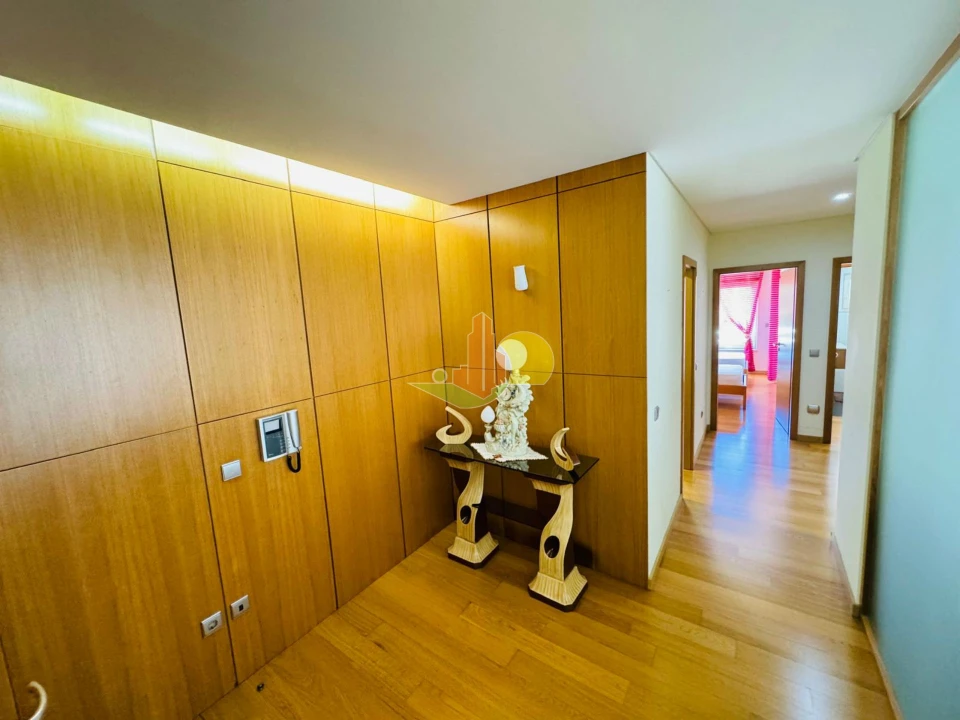Apartamento T2 para Arrendamento em Tavarede Foto 7