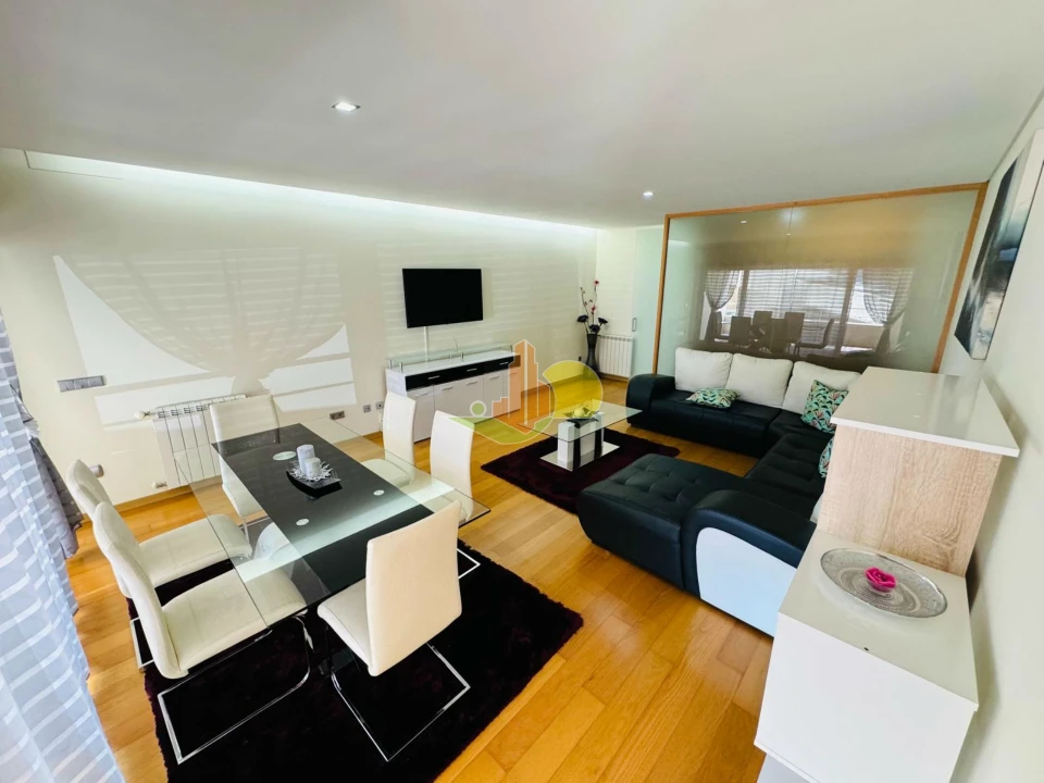 Apartamento T2 para Arrendamento em Tavarede Foto 4