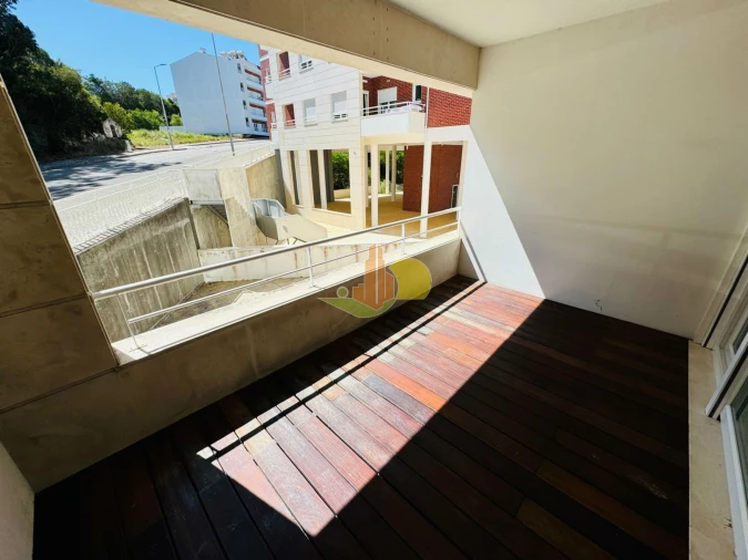 Apartamento T2 para Arrendamento em Tavarede Foto 6