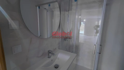 Apartamento T1 para Venda em Cavernães
