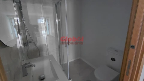 Apartamento T1 para Venda em Cavernães