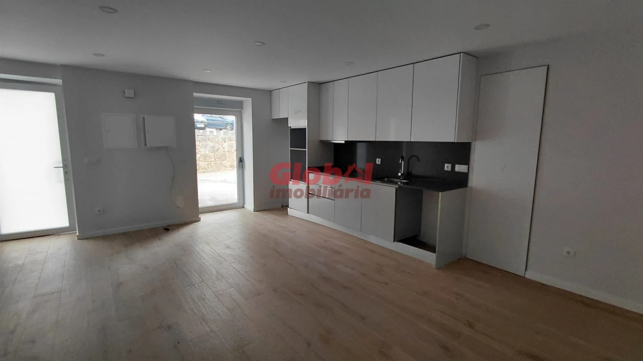 Apartamento T1 para Venda em Cavernães Foto 2