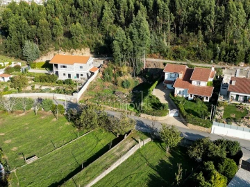 Terreno para Venda em Santa Maria de Sardoura