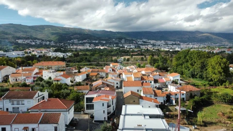 Moradia T4 para Venda em Boidobra