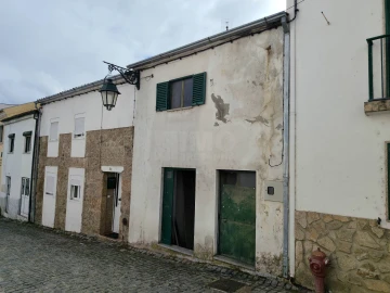 Moradia T4 para Venda em Boidobra