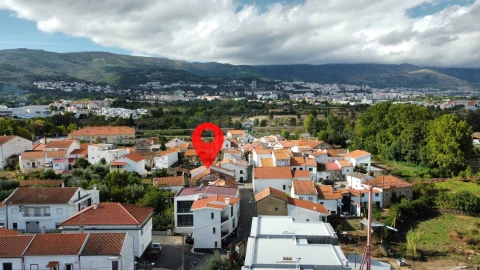 Moradia T4 para Venda em Boidobra