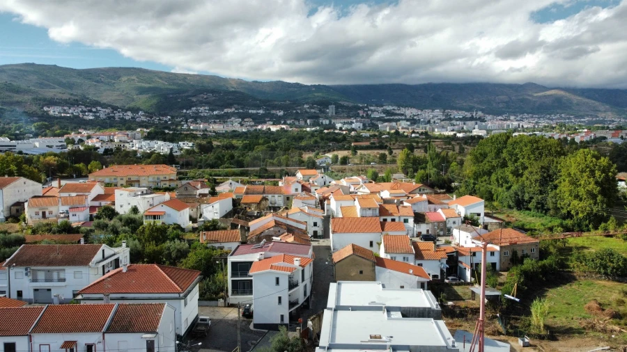 Moradia T4 para Venda em Boidobra Foto 6