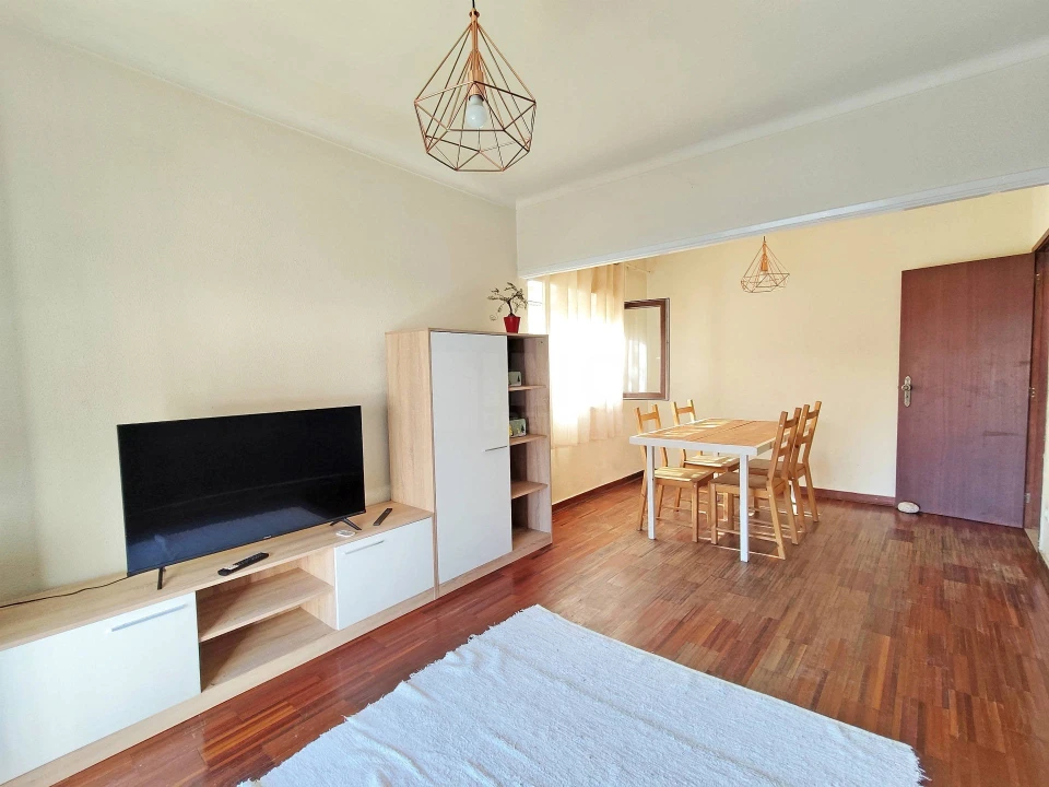 Apartamento T2 para Venda em Cantar-Galo e Vila do Carvalho Foto 1