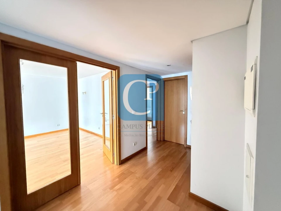 Apartamento T2 para Arrendamento em Paranhos Foto 2
